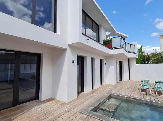 Nc30 , Privatives Deluxe Alojamento de Acomodação e Pequeno-almoço 4*