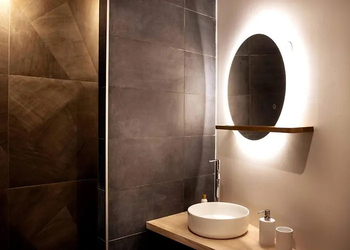 Nc30 , Privatives Deluxe Alojamento de Acomodação e Pequeno-almoço 4*