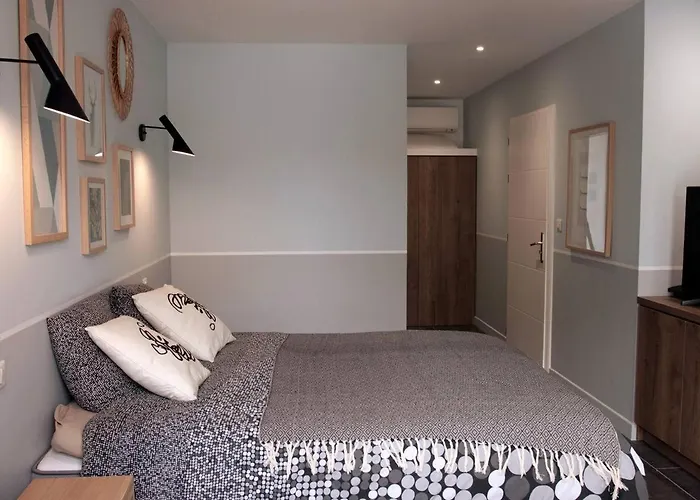 Nc30 , Privatives Deluxe Alojamento de Acomodação e Pequeno-almoço